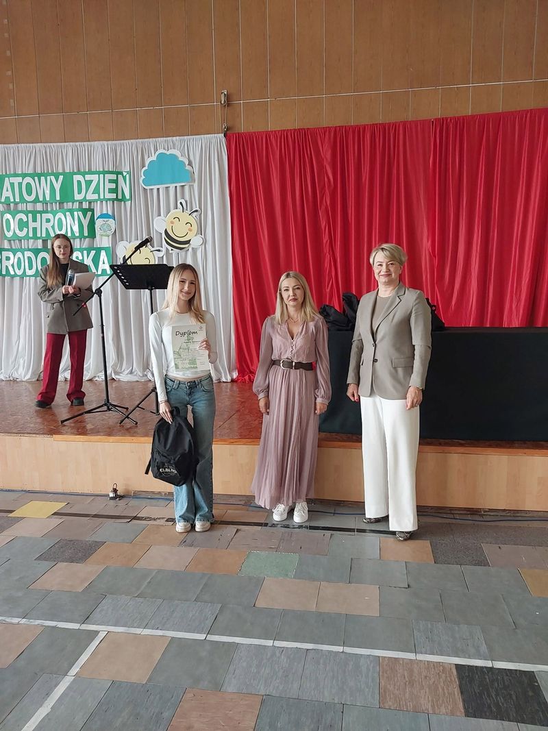 mt_gallery: Wyróżnienie dla Amelii Szewczyk z 3c